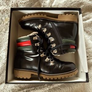 Kids size 32 Gucci boots